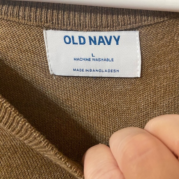 Old Navy Men’s Large tan Vneck sweater - Picture 2 of 2